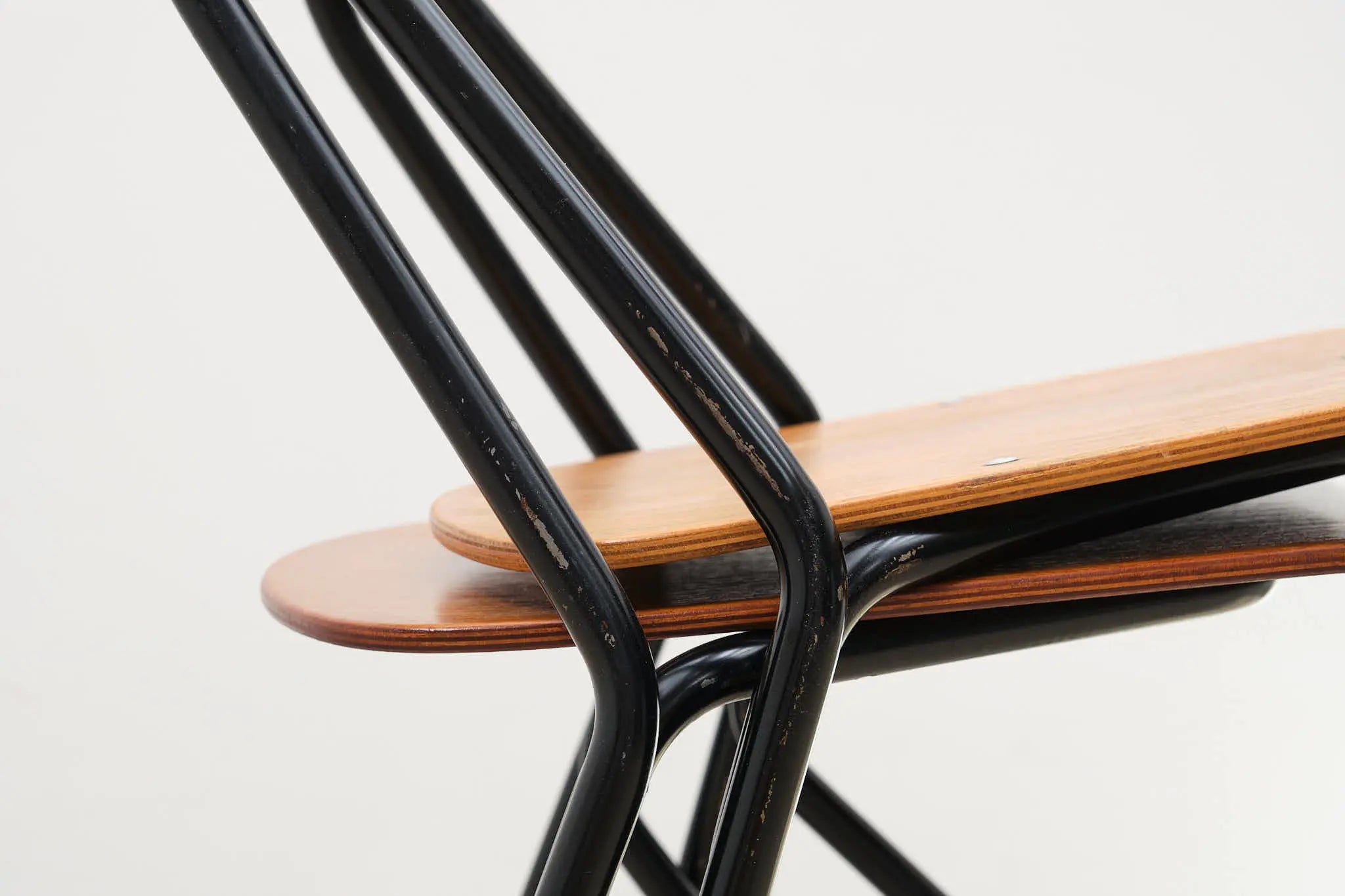 Chaise Contour de Ahrend Cirkel Cartel de Belleville