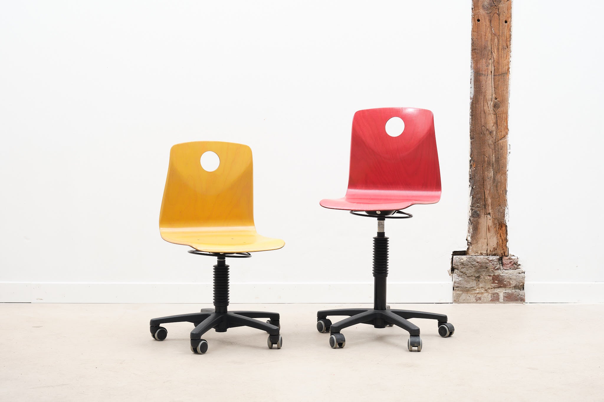 Chaise de bureau à roulettes