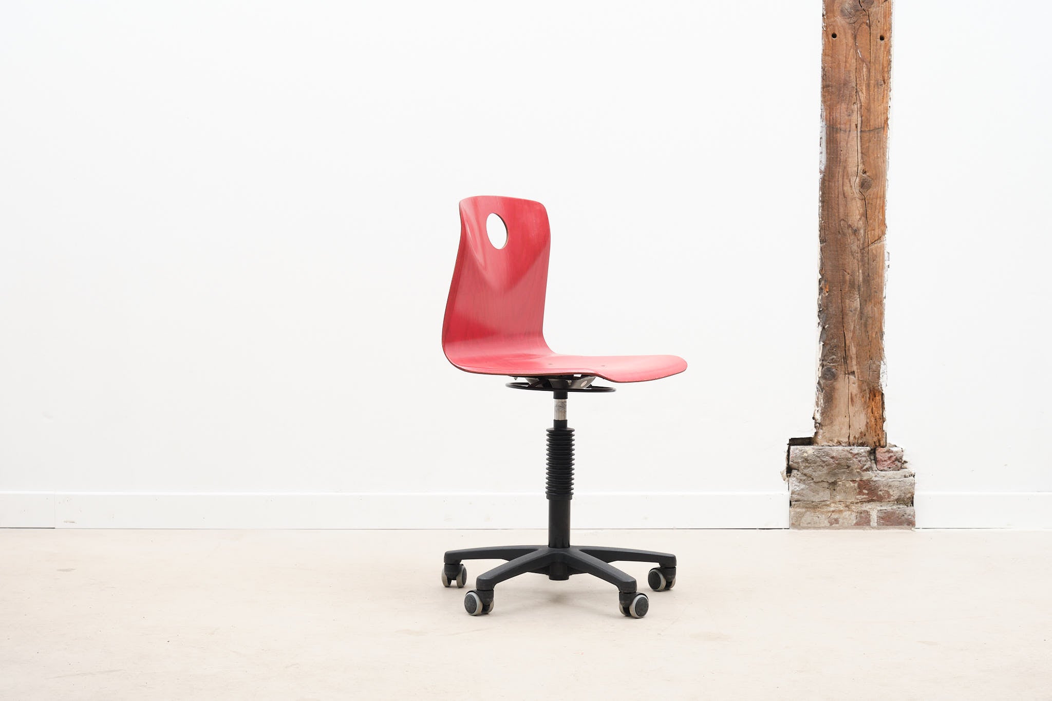 Chaise de bureau à roulettes