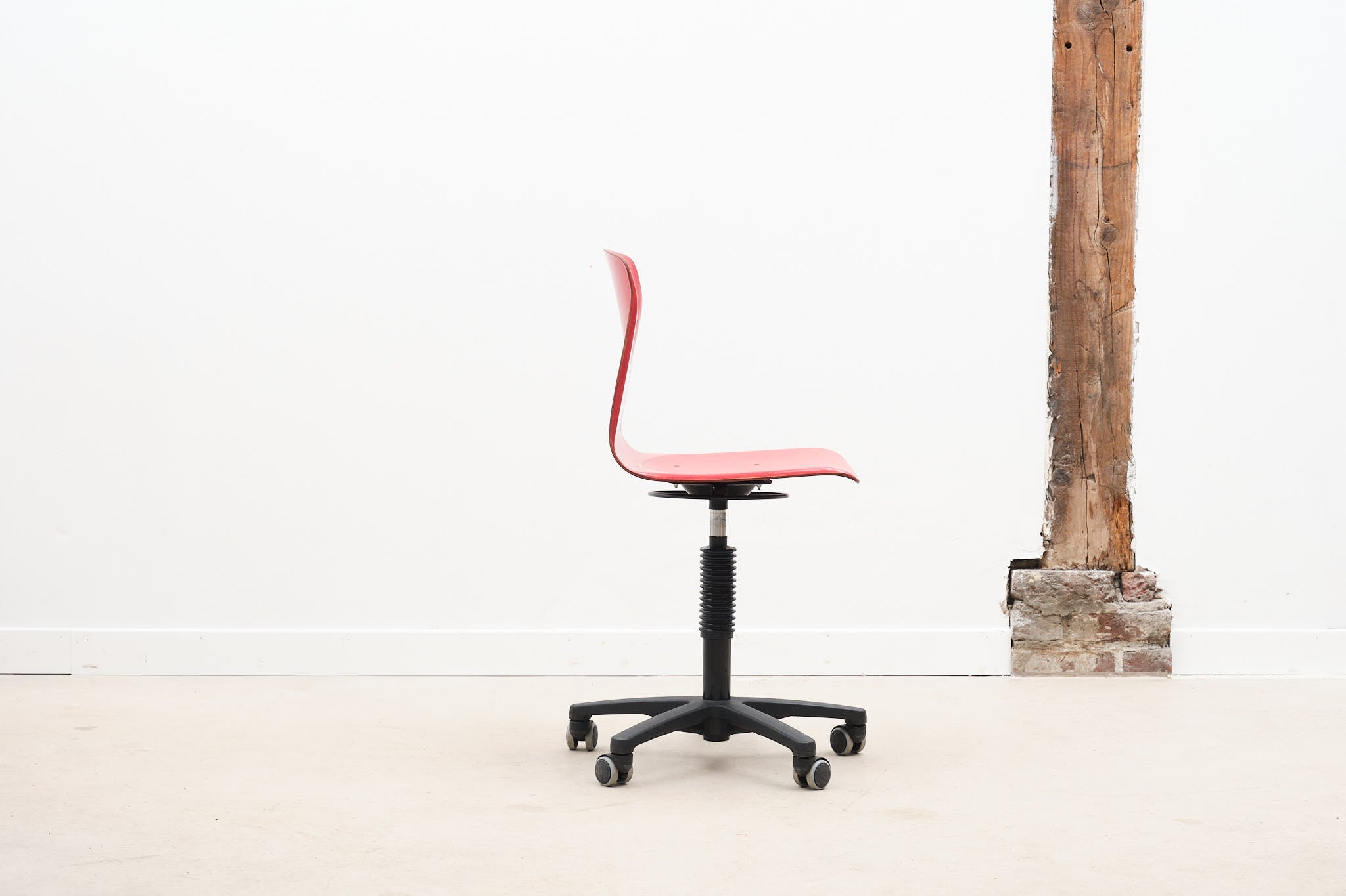 Chaise de bureau à roulettes