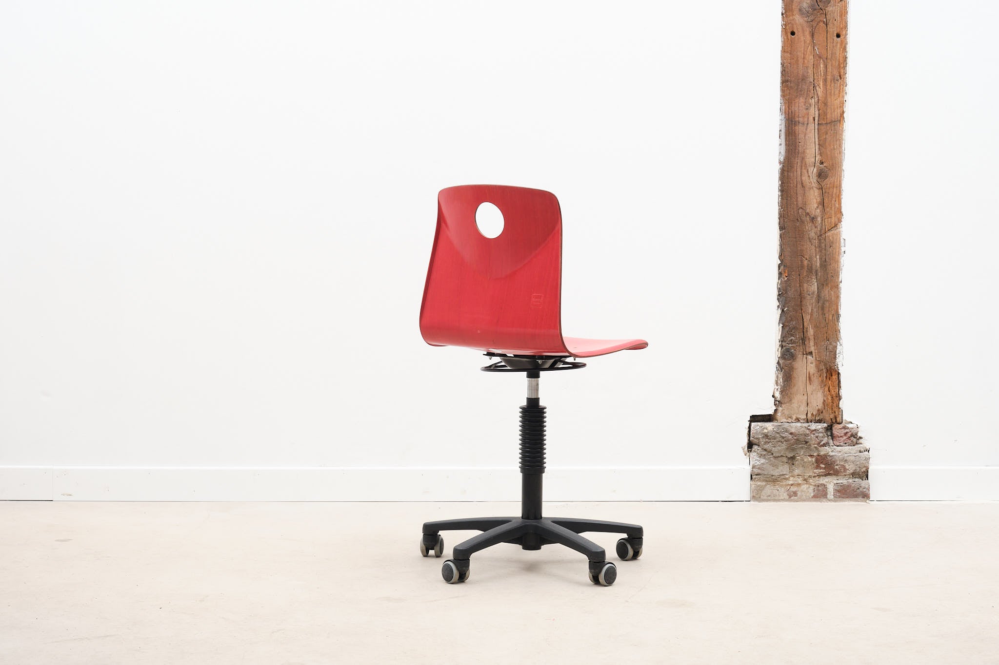 Chaise de bureau à roulettes