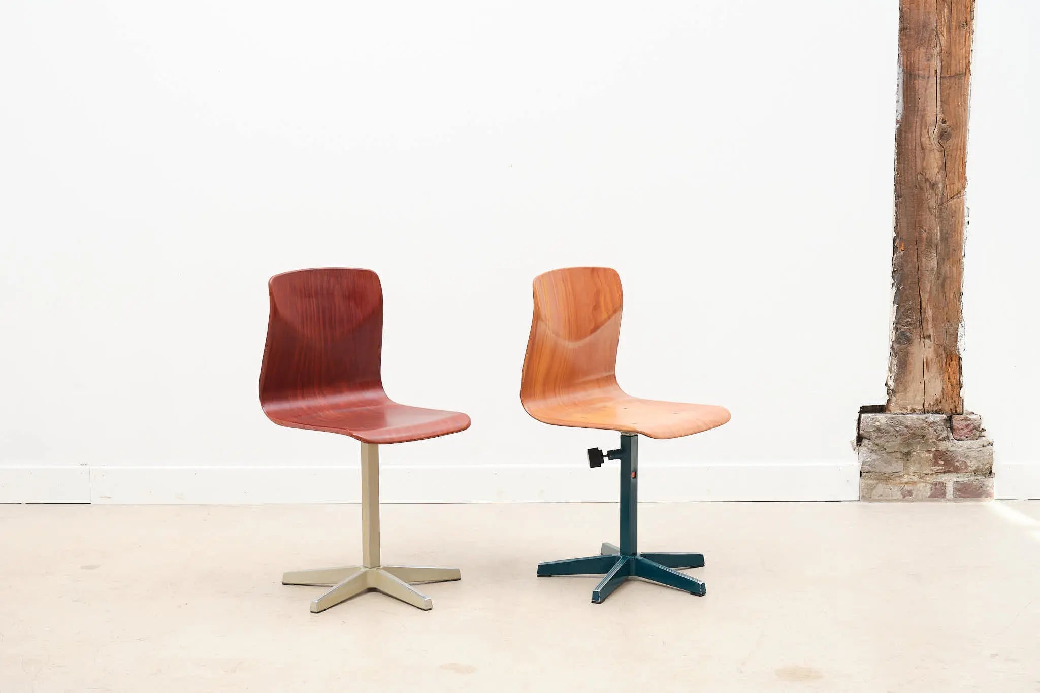 Chaise pour enfant Galvanitas atelier kids Cartel de Belleville