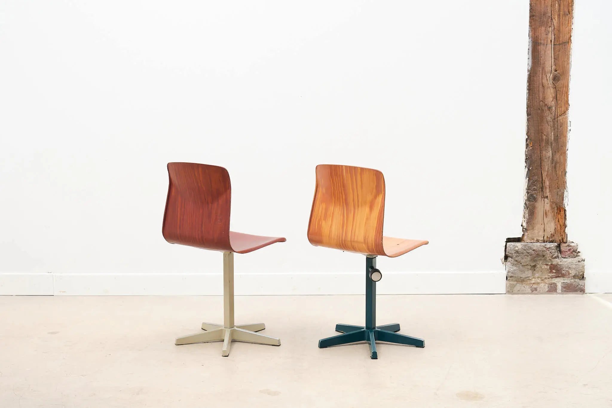 Chaise pour enfant Galvanitas atelier kids Cartel de Belleville