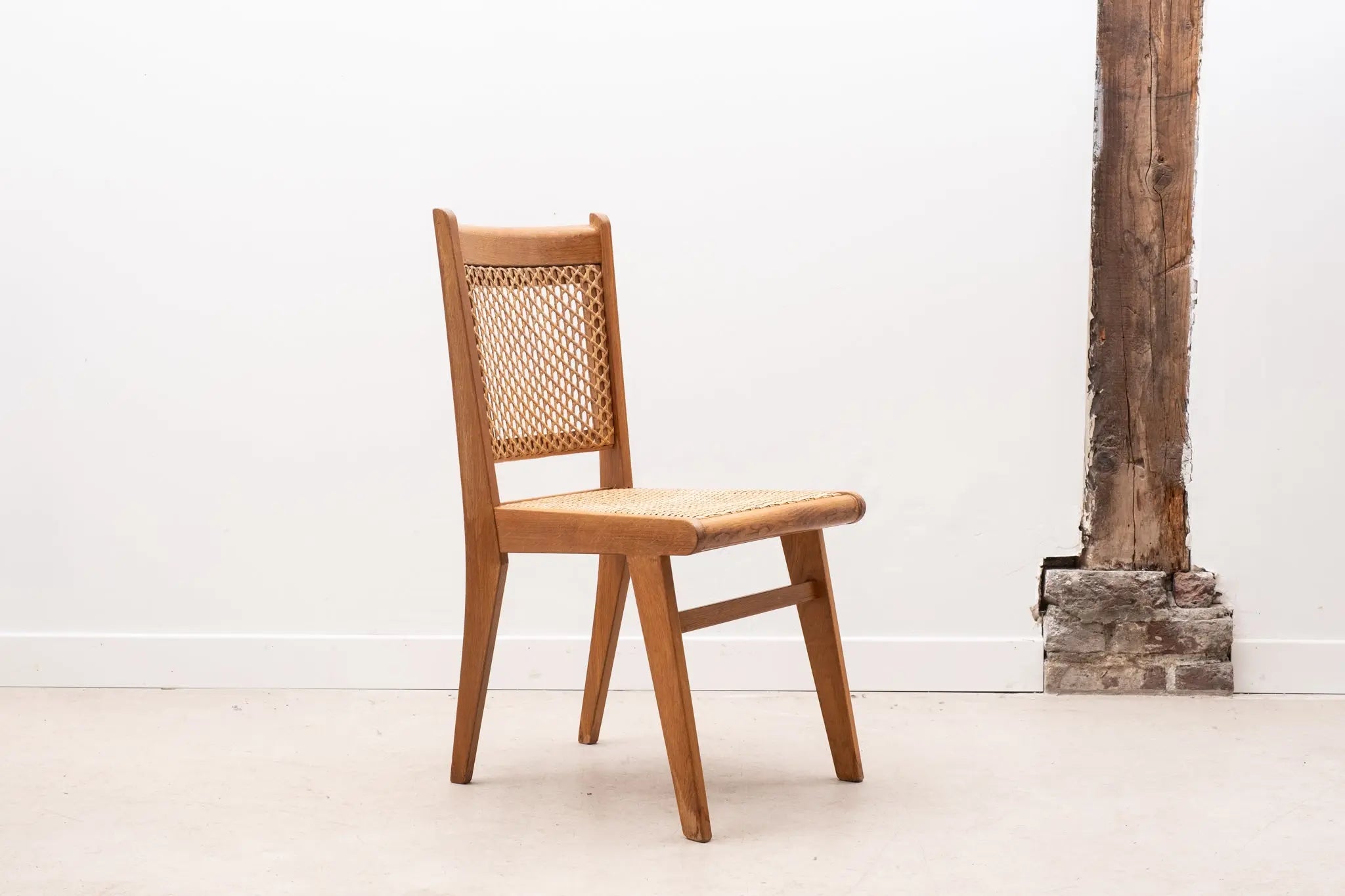 Chaise cannée scandinave chêne Cartel de Belleville