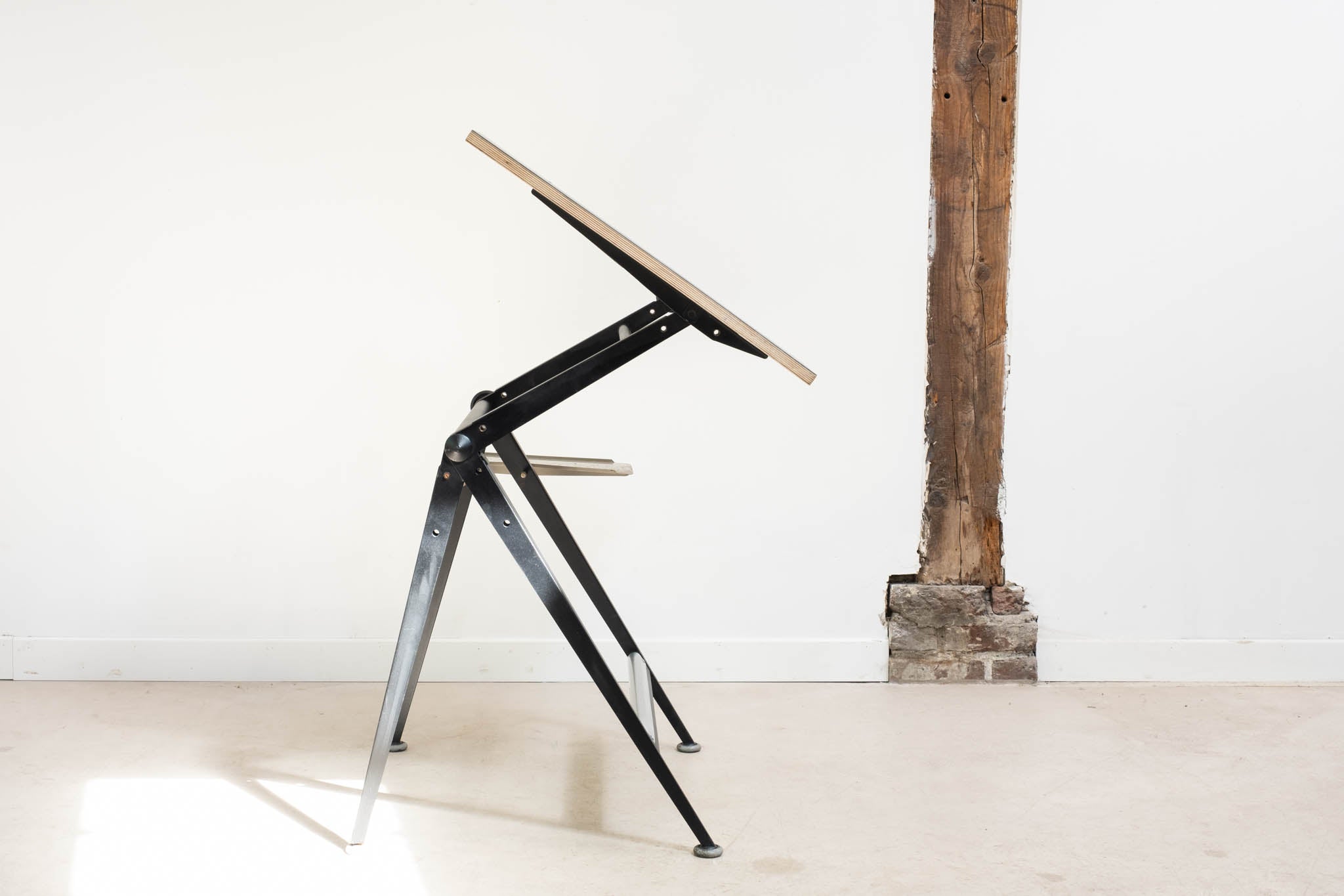 Table à dessin Reply de Friso Kramer et Wim Rietveld