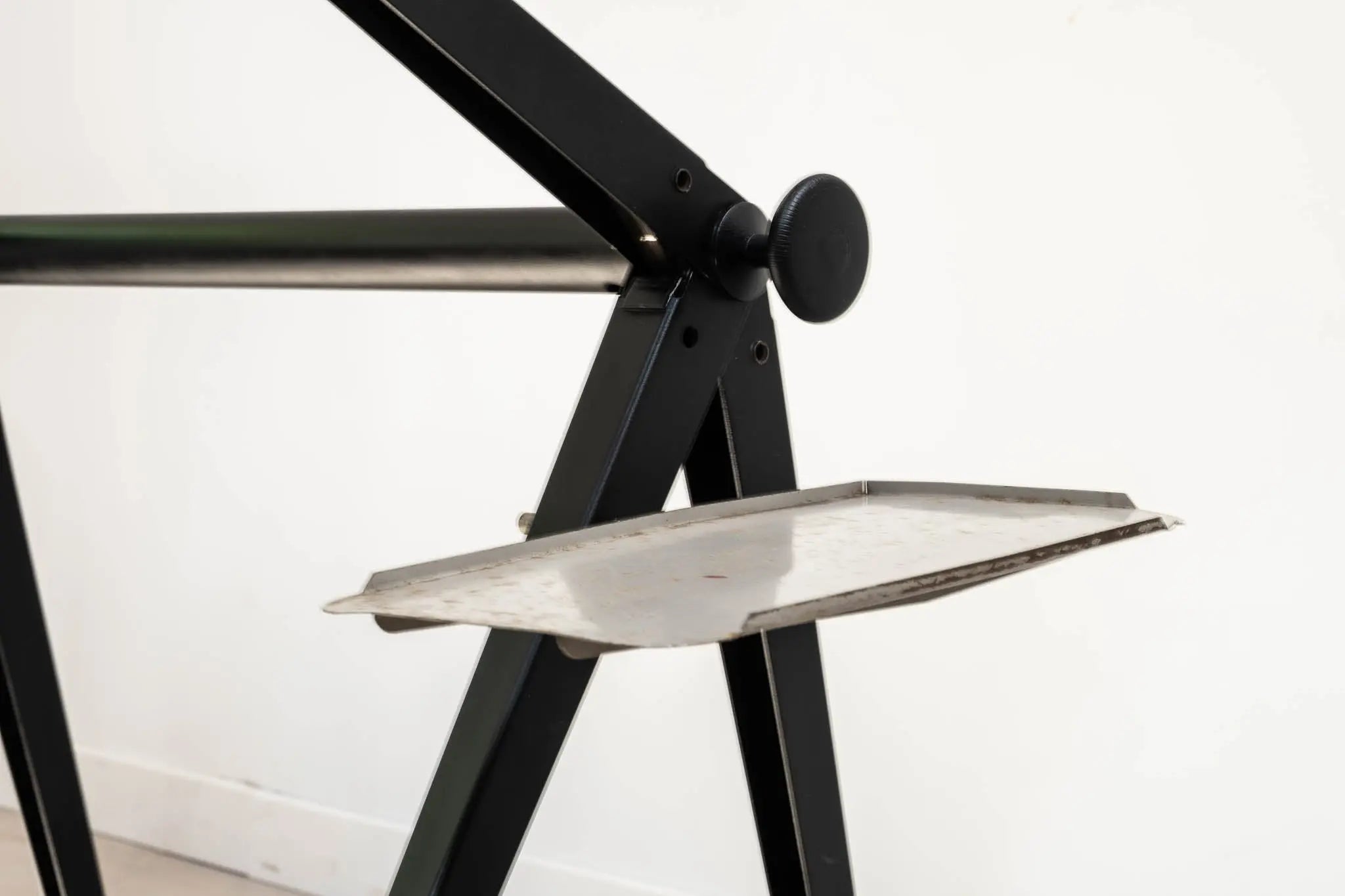 Table à dessin Reply de Friso Kramer et Wim Rietveld Cartel de Belleville