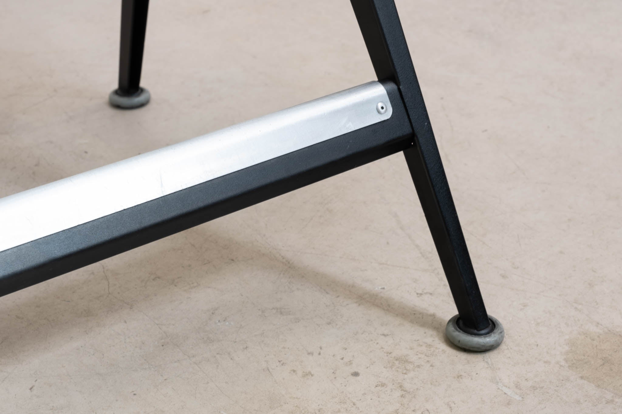 Table à dessin Reply de Friso Kramer et Wim Rietveld