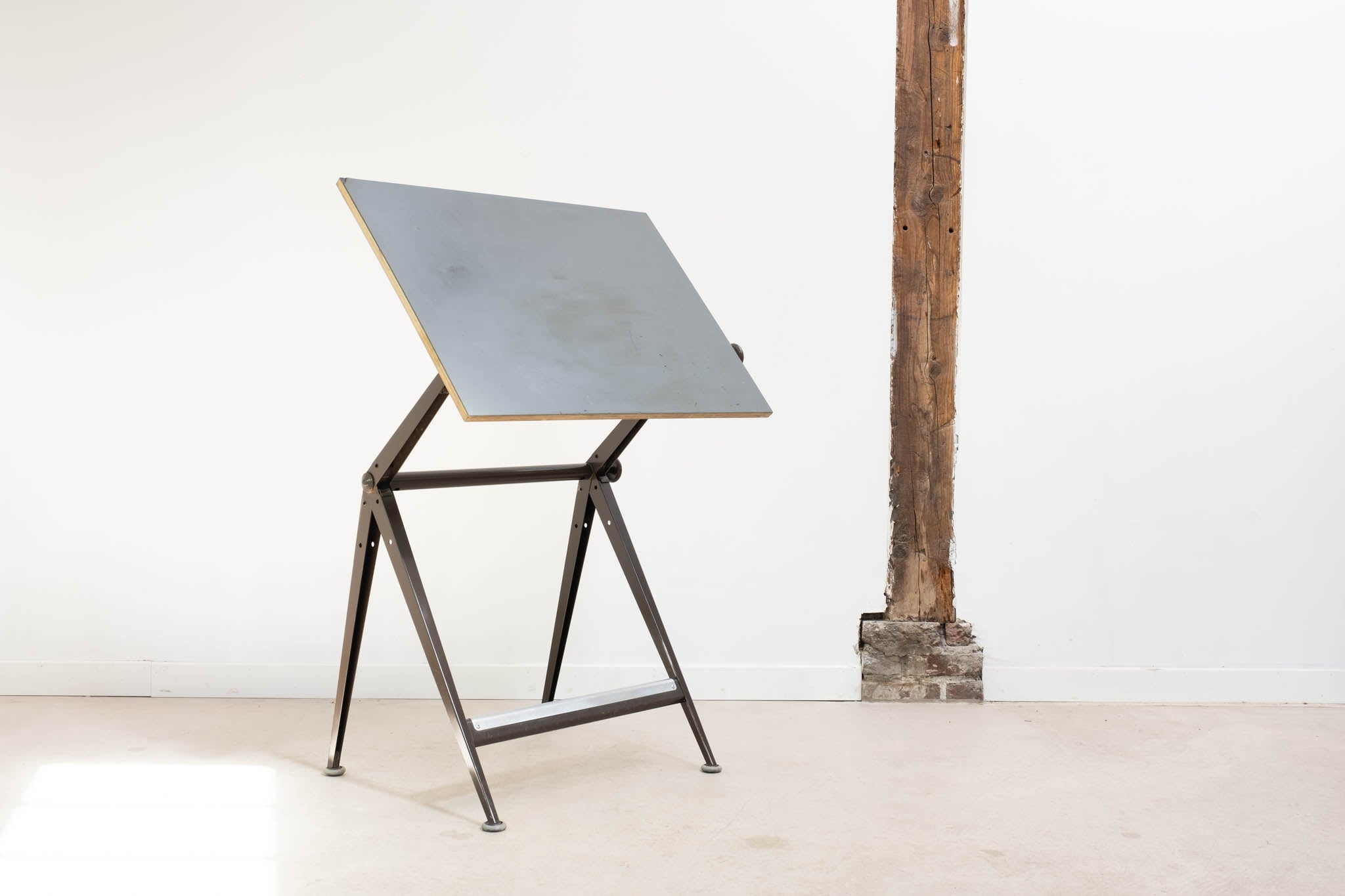Table à dessin Reply de Friso Kramer et Wim Rietveld