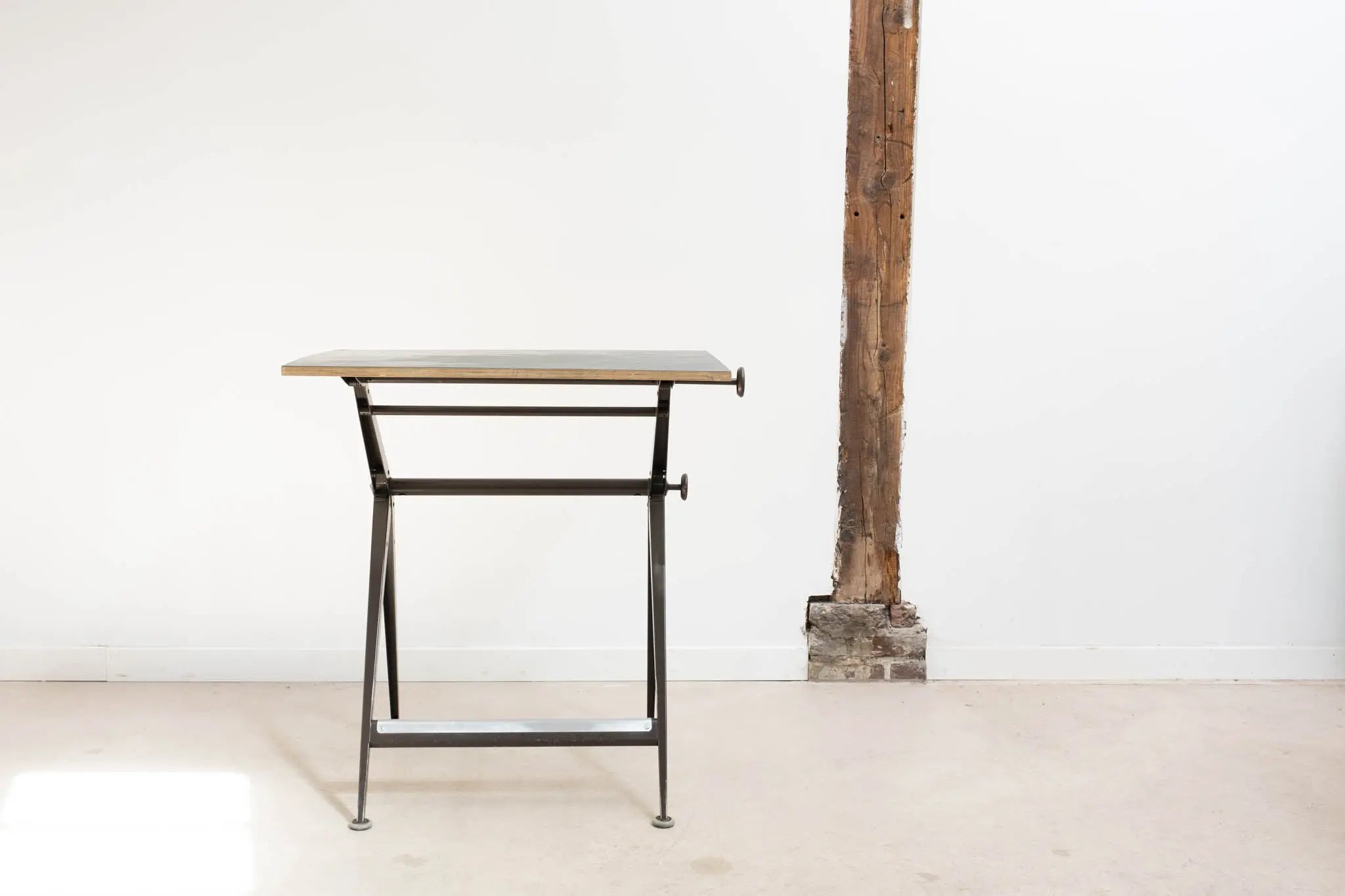 Table à dessin Reply de Friso Kramer et Wim Rietveld Cartel de Belleville