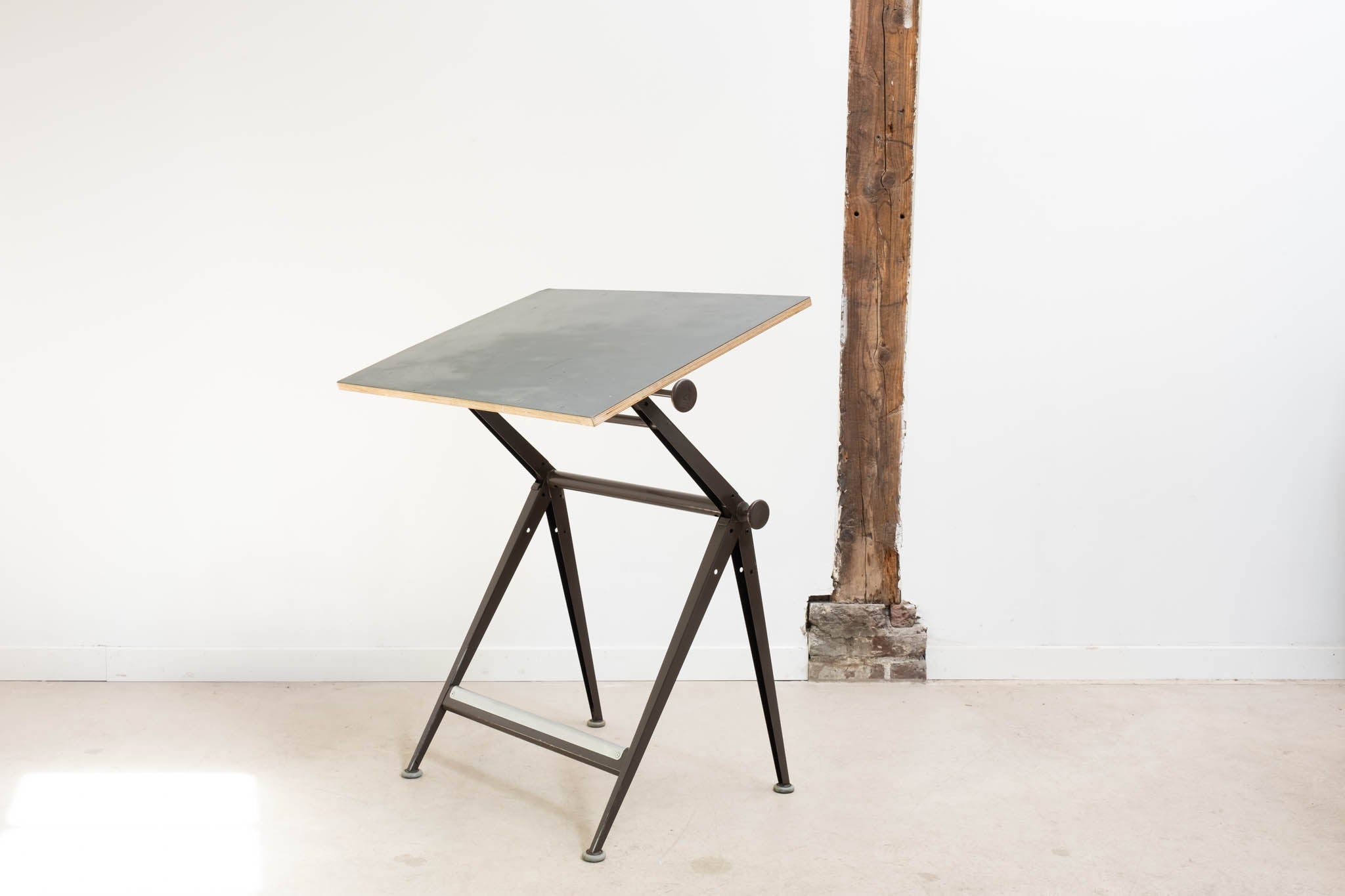 Table à dessin Reply de Friso Kramer et Wim Rietveld