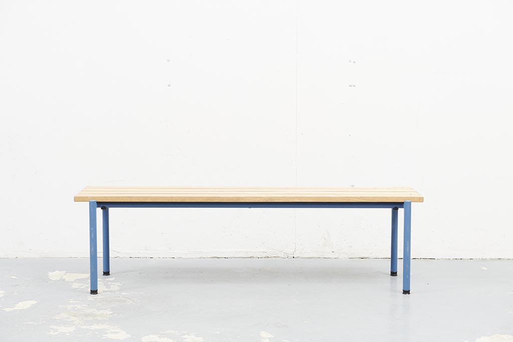 Banc d'école hêtre et bleu Cartel de Belleville