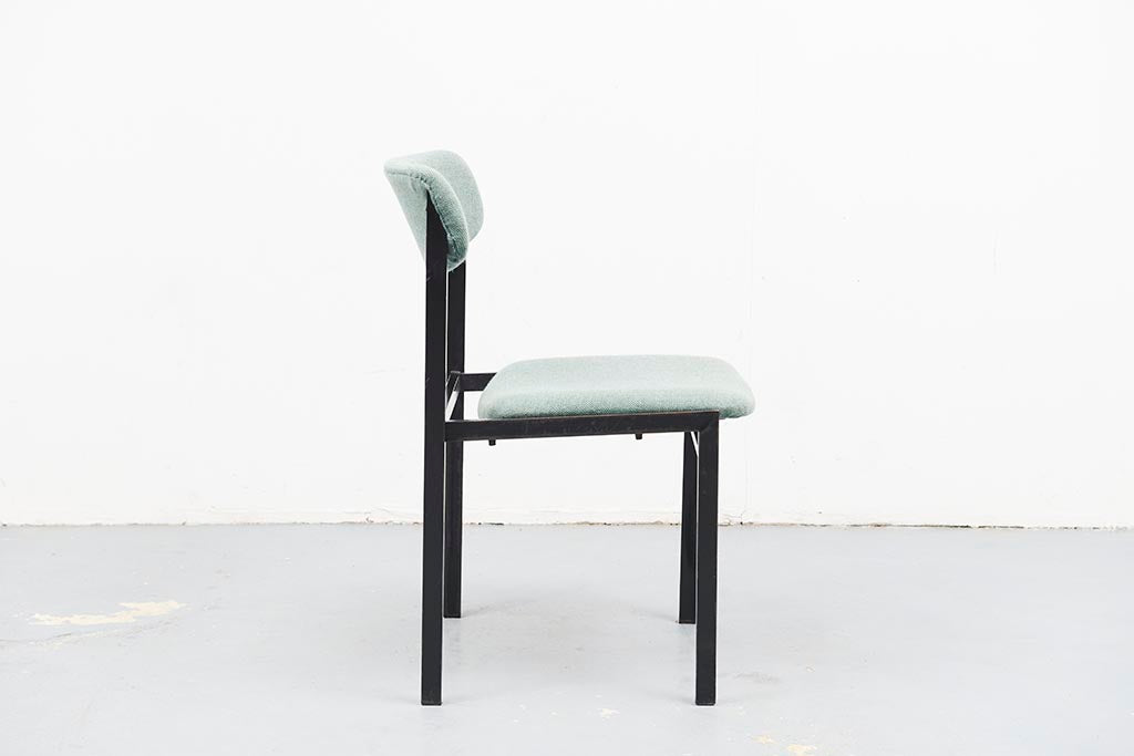 Chaises vintage style Martin Visser vert et noir Cartel de Belleville
