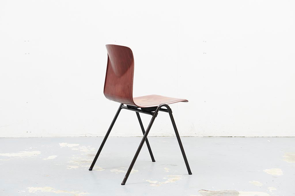 Chaise vintage Galvanitas S25 chêne et marron Cartel de Belleville