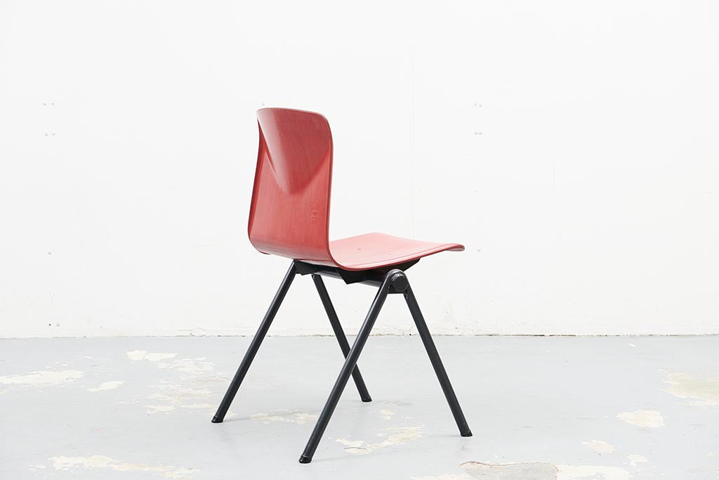 Chaise vintage Galvanitas S30 colorée et gris anthracite