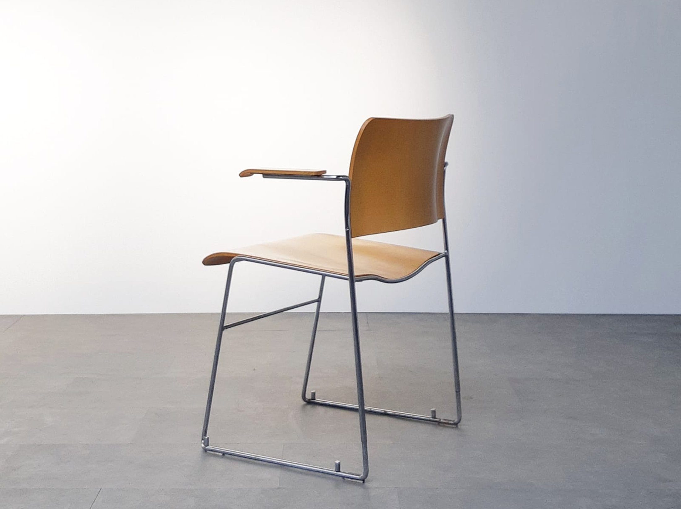 Chaises 4/40 de David Rowland, HOWE - Cartel de Belleville mobilier vintage paris