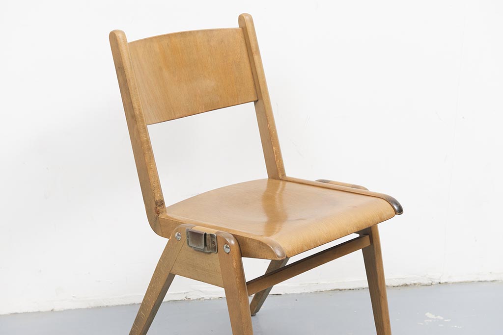 Chaise vintage style Ronald Rainer chêne Cartel de Belleville