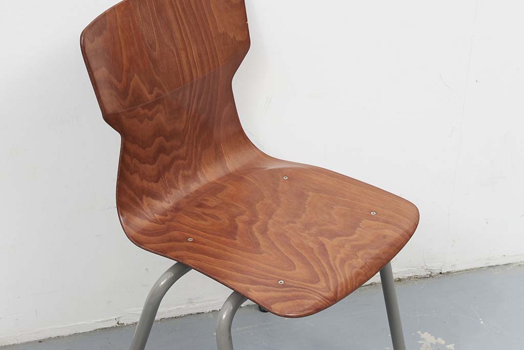 Chaise vintage Eromes chêne et gris Cartel de Belleville