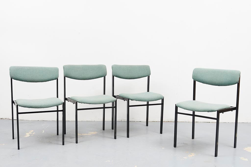 Chaises vintage style Martin Visser vert et noir Cartel de Belleville