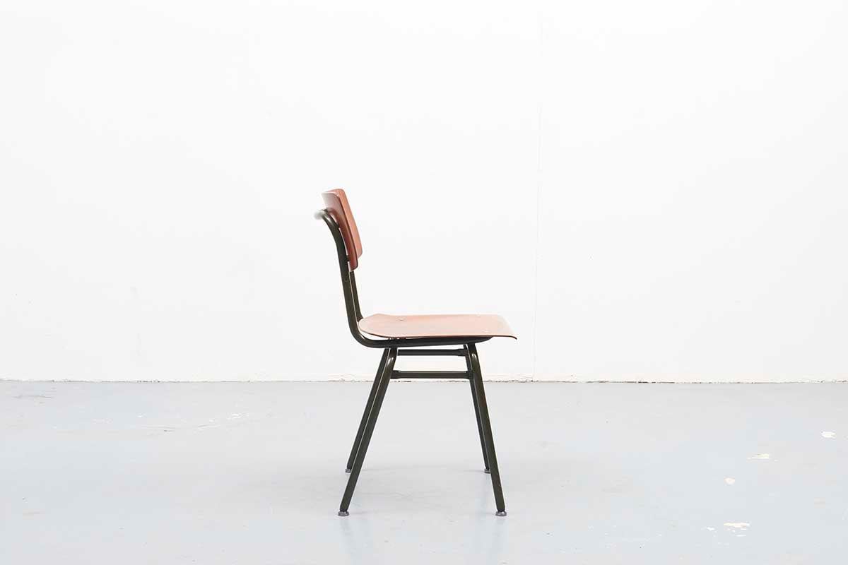 Chaise Ahrend Chêne Kaki - Cartel de Belleville mobilier vintage paris