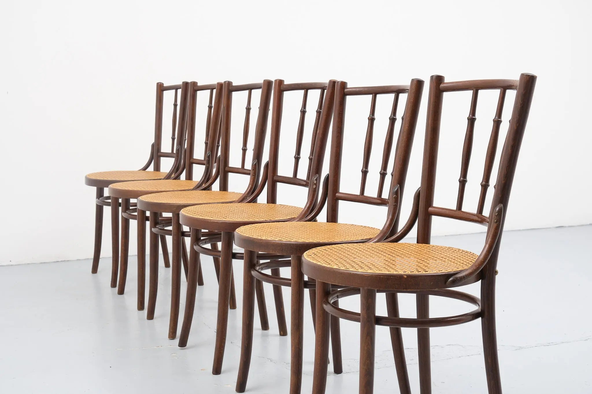 Chaise bistrot bois et cannage Cartel de Belleville