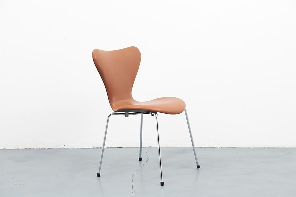 Chaise vintage Eromes Fourmi cuir et chrome