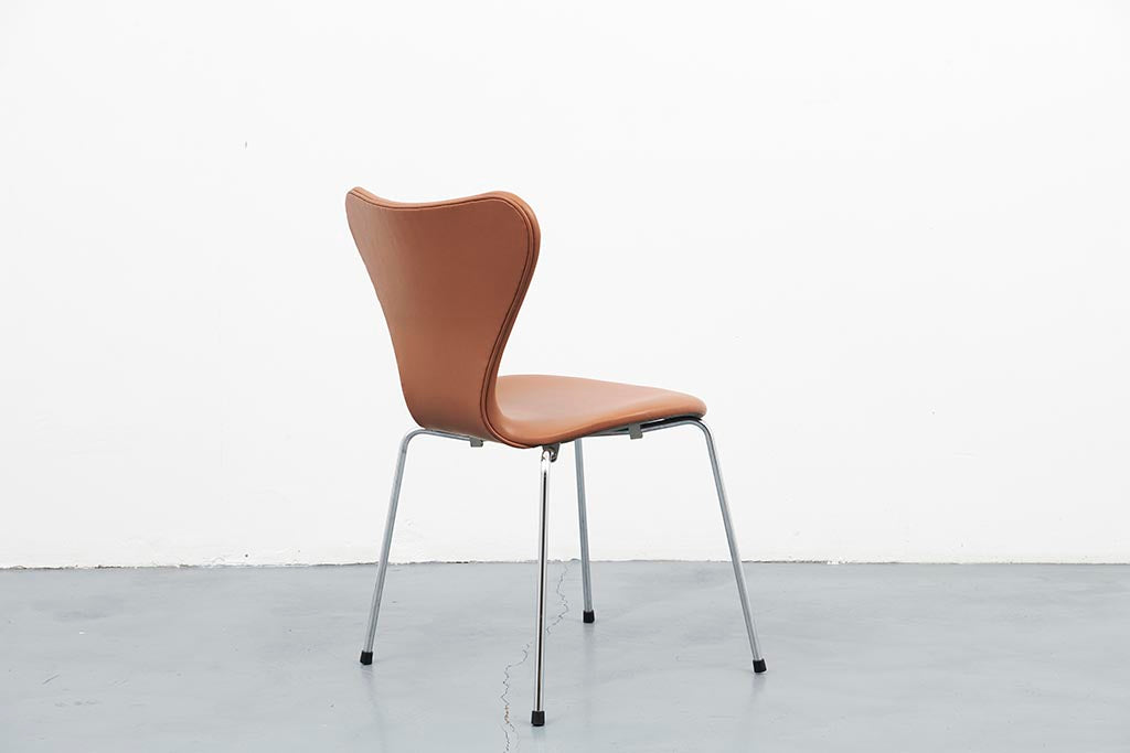 Chaise vintage Eromes Fourmi cuir et chrome Cartel de Belleville