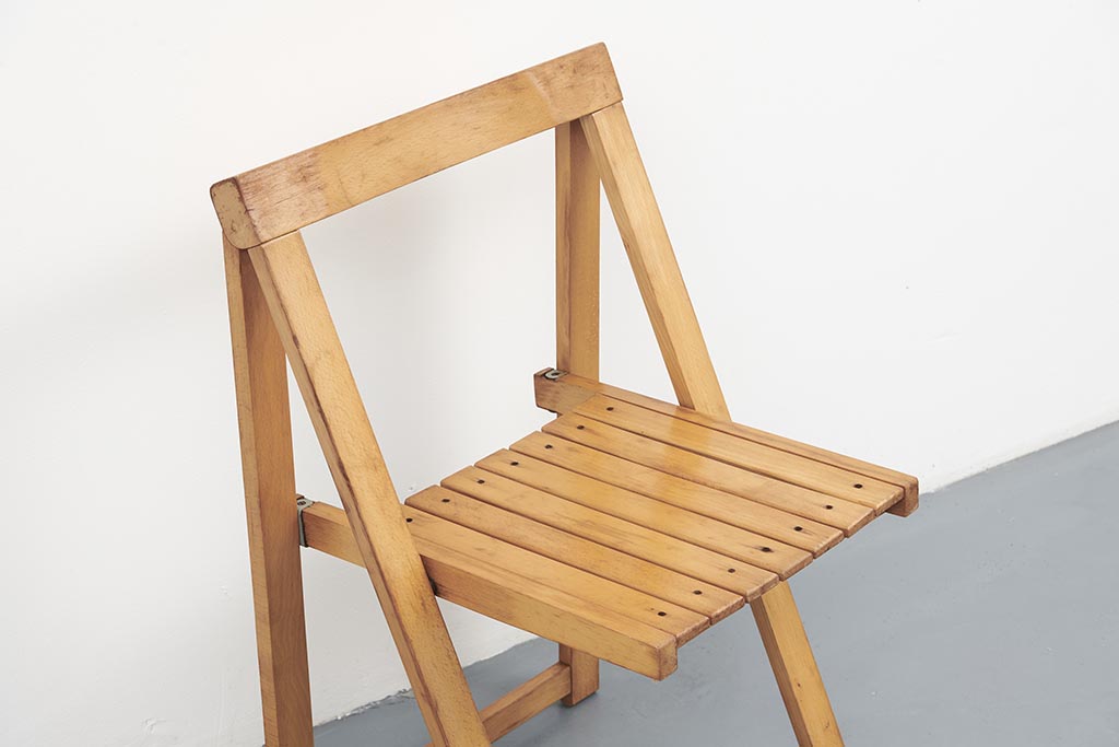 Chaise pliante vintage Aldo Jacober chêne Cartel de Belleville