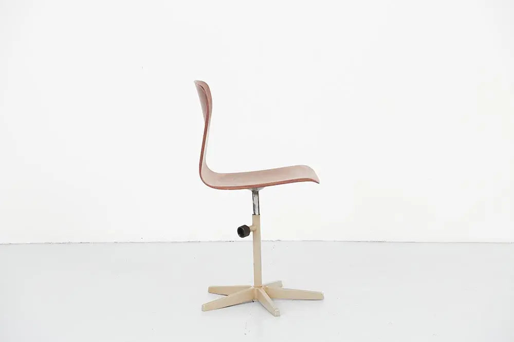 Chaise d'atelier ajustable chêne et beige Cartel de Belleville