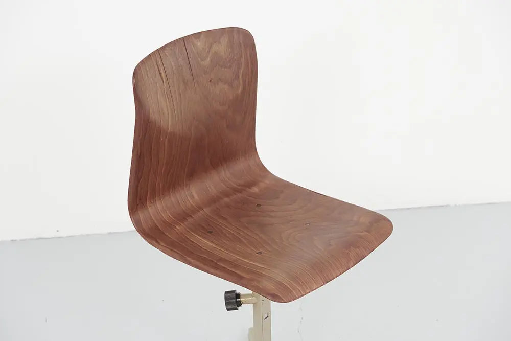 Chaise d'atelier ajustable chêne et beige Cartel de Belleville