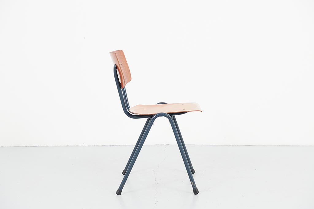 Eromes stackable oak chair