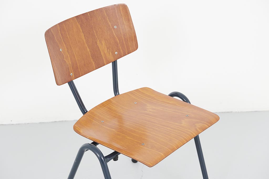 Eromes stackable oak chair