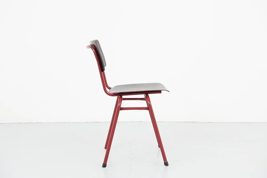 Chaise Ahrend ébène et carmin Cartel de Belleville