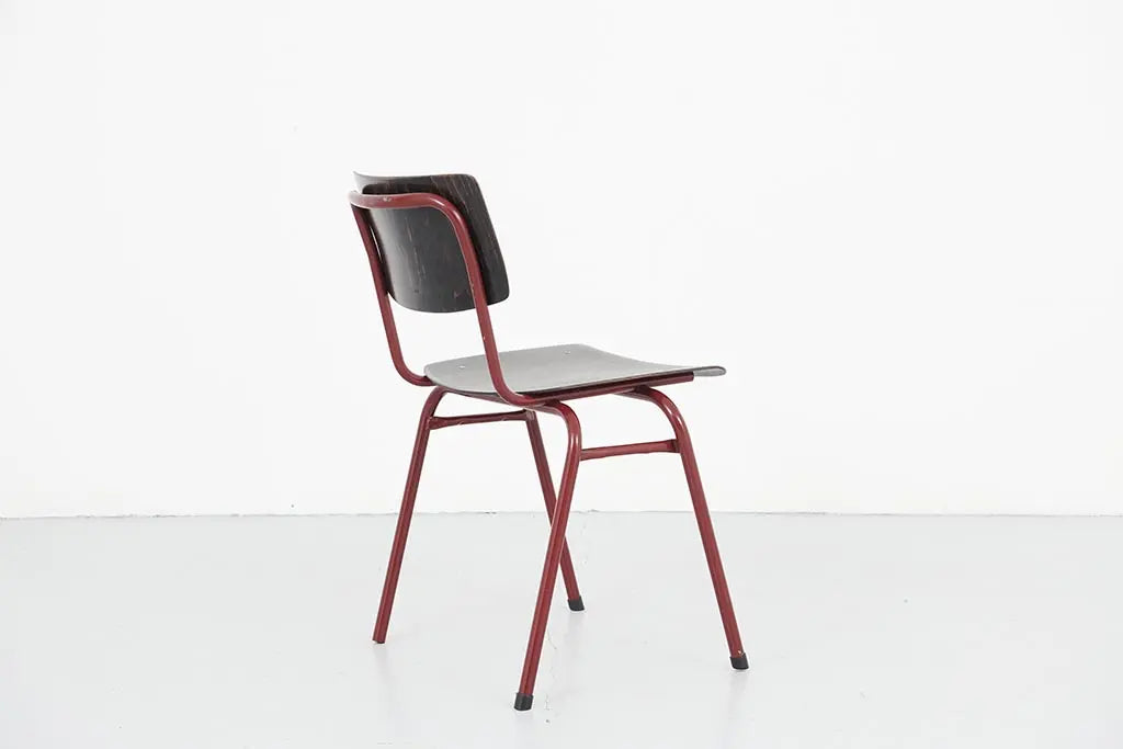 Chaise Ahrend ébène et carmin Cartel de Belleville