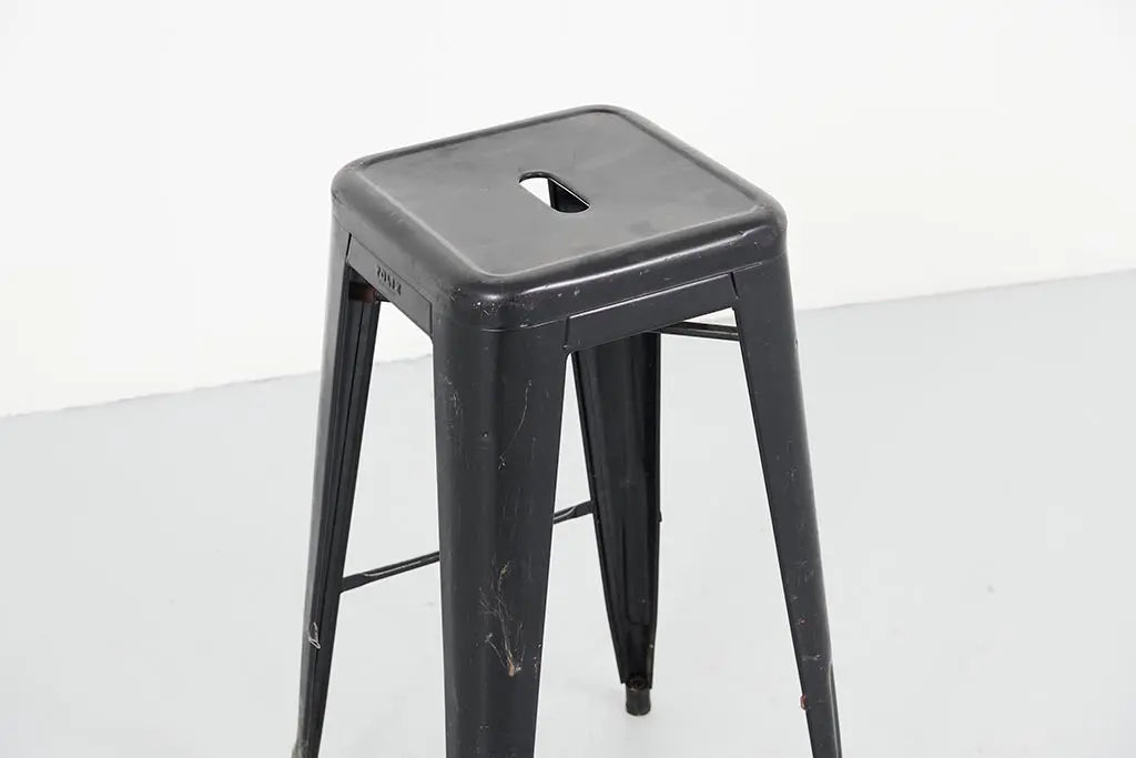 Tabouret vintage Tolix H75 Cartel de Belleville