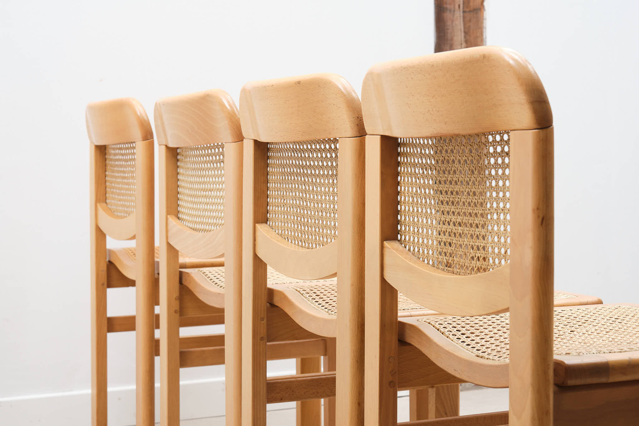 Chaise style scandinave cannage