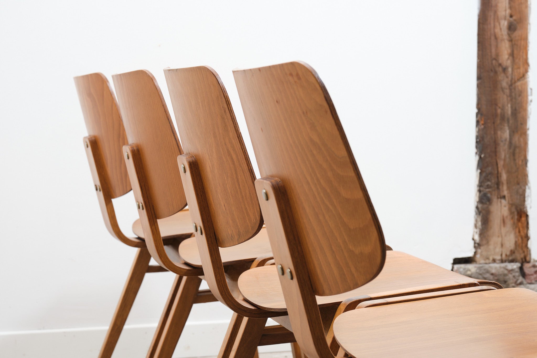 Chaise style Eames DCW