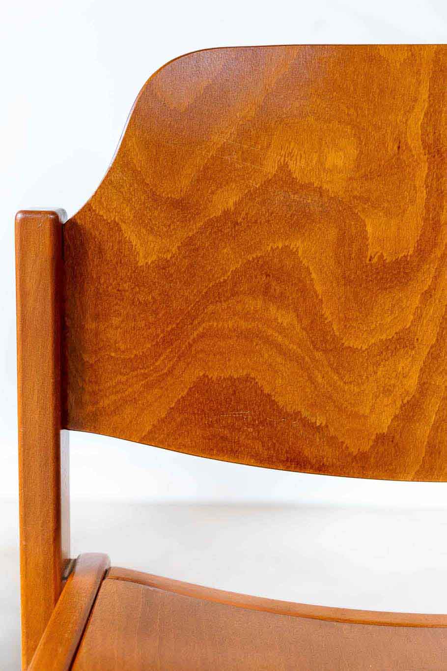 Chaise style scandinave caramel Cartel de Belleville