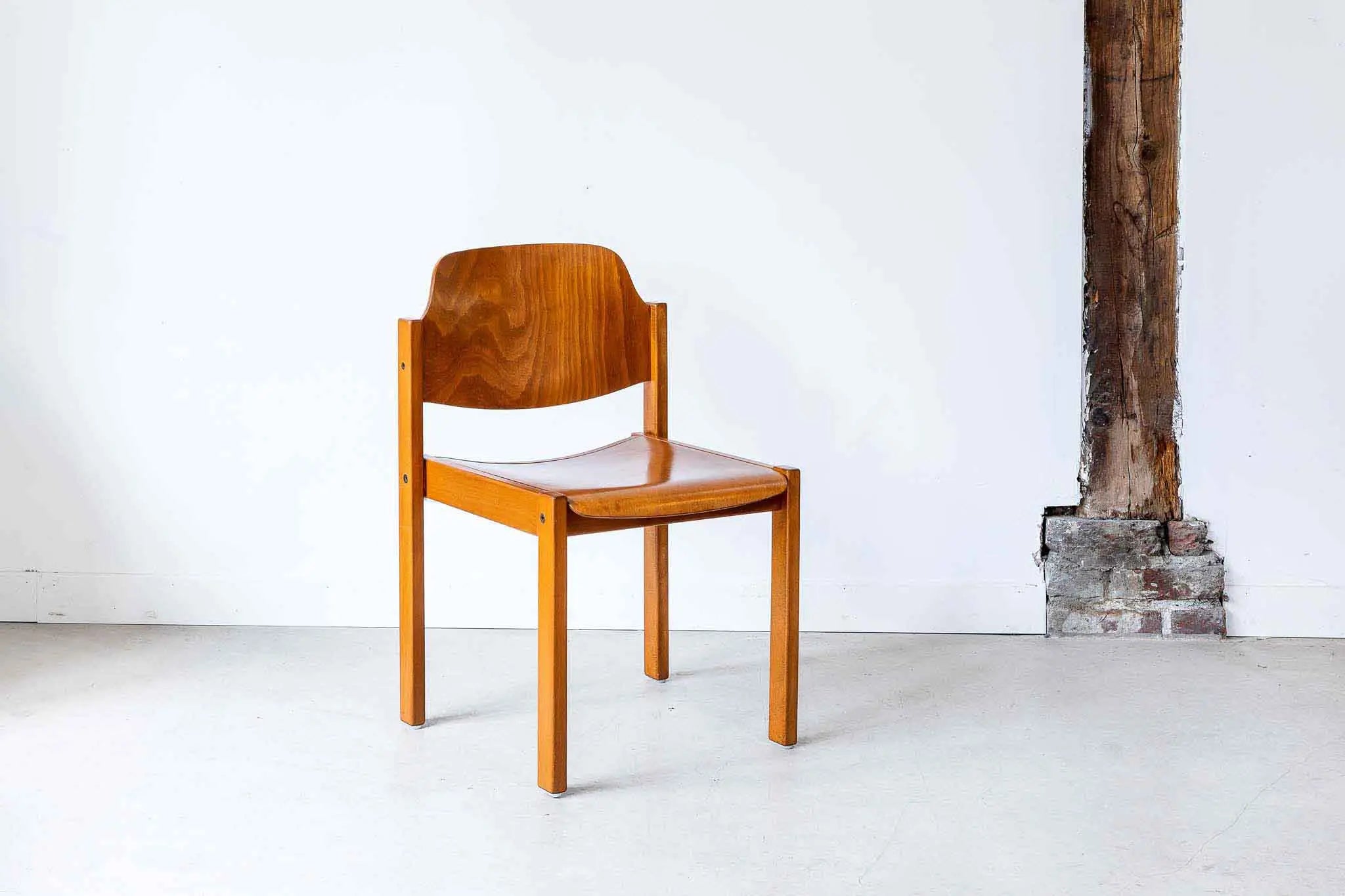 Chaise style scandinave caramel Cartel de Belleville