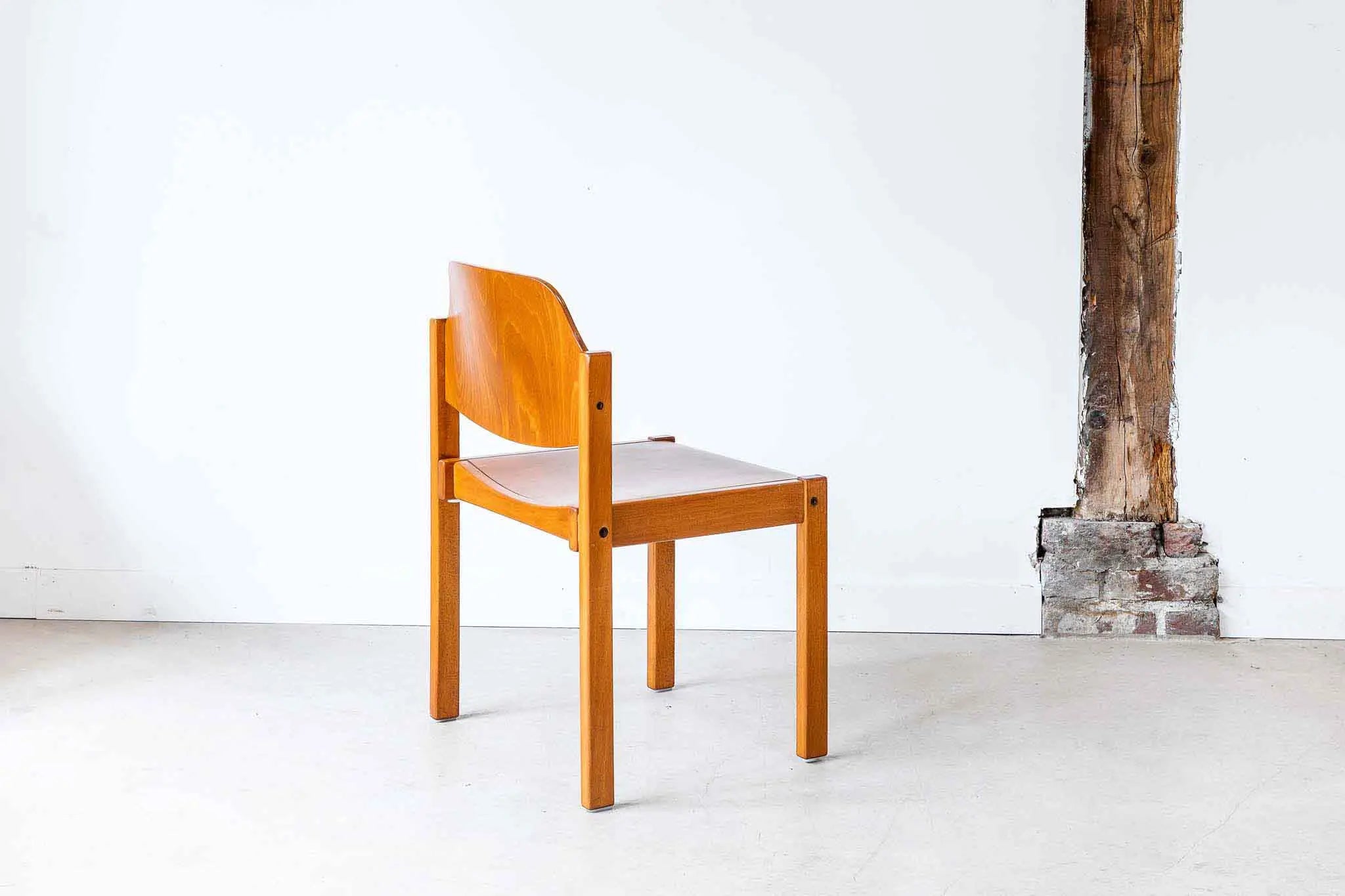 Chaise style scandinave caramel Cartel de Belleville
