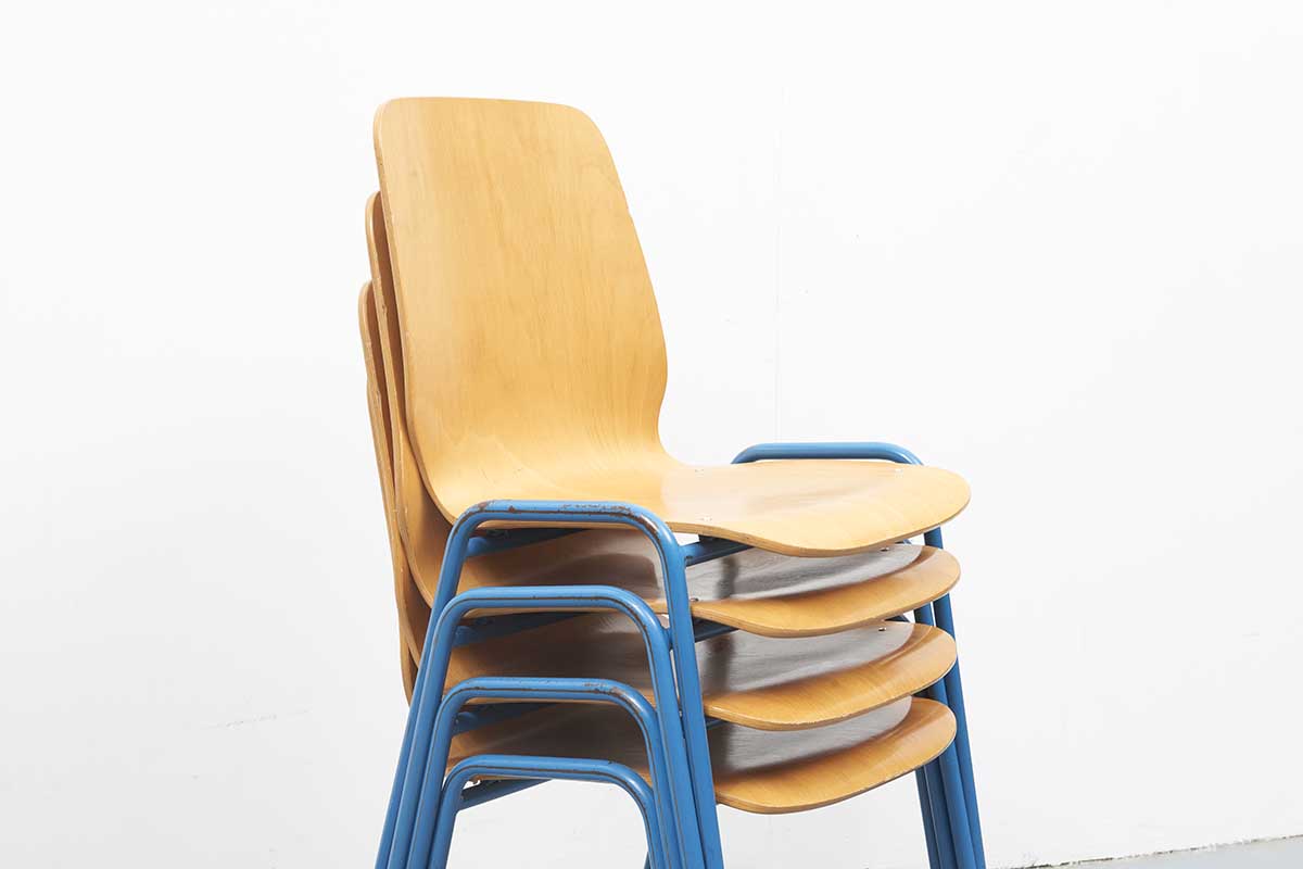 Chaise Presikhaaf Chêne / bleu - Cartel de Belleville mobilier vintage paris