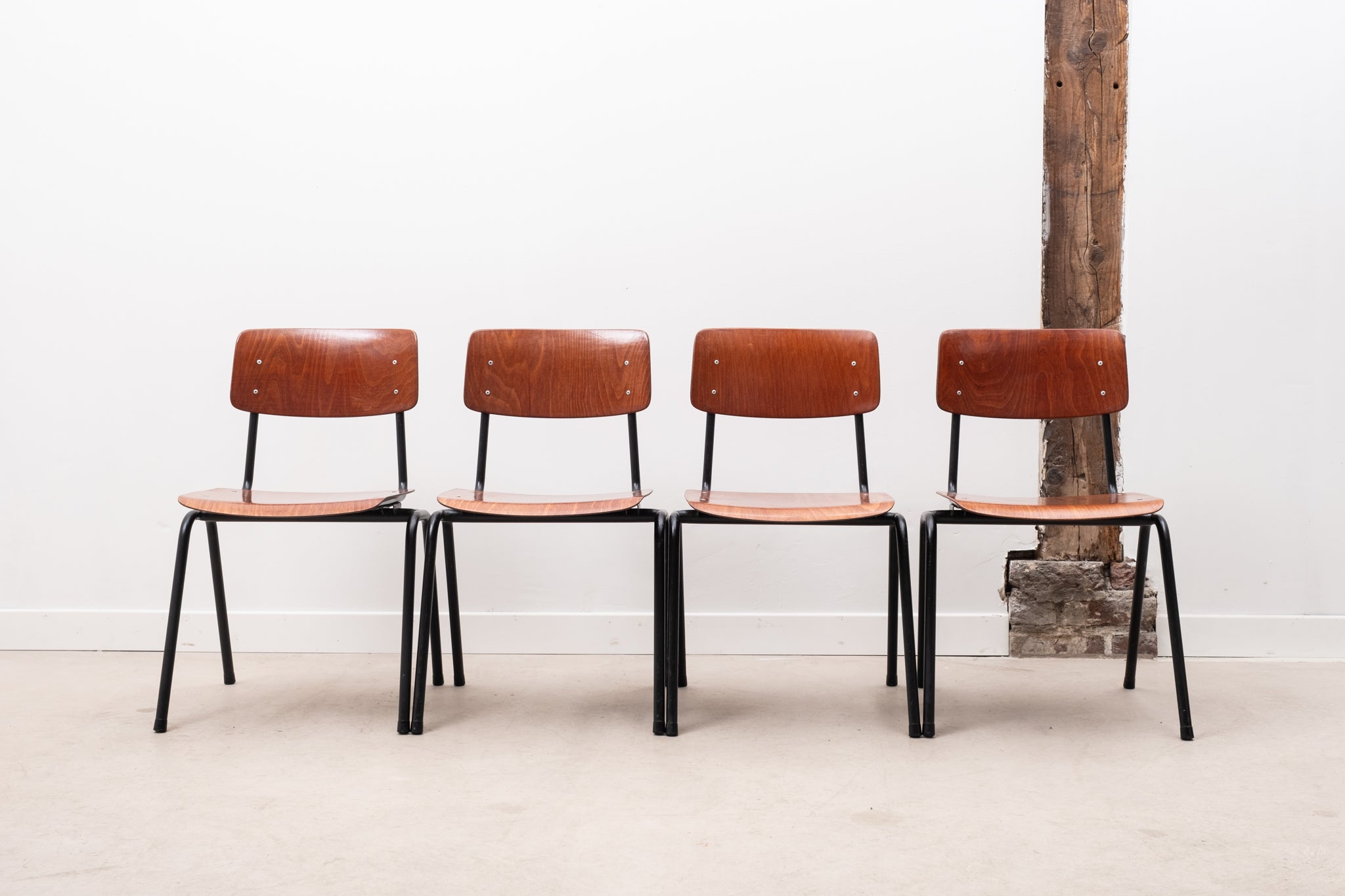 Chaise chêne et noir