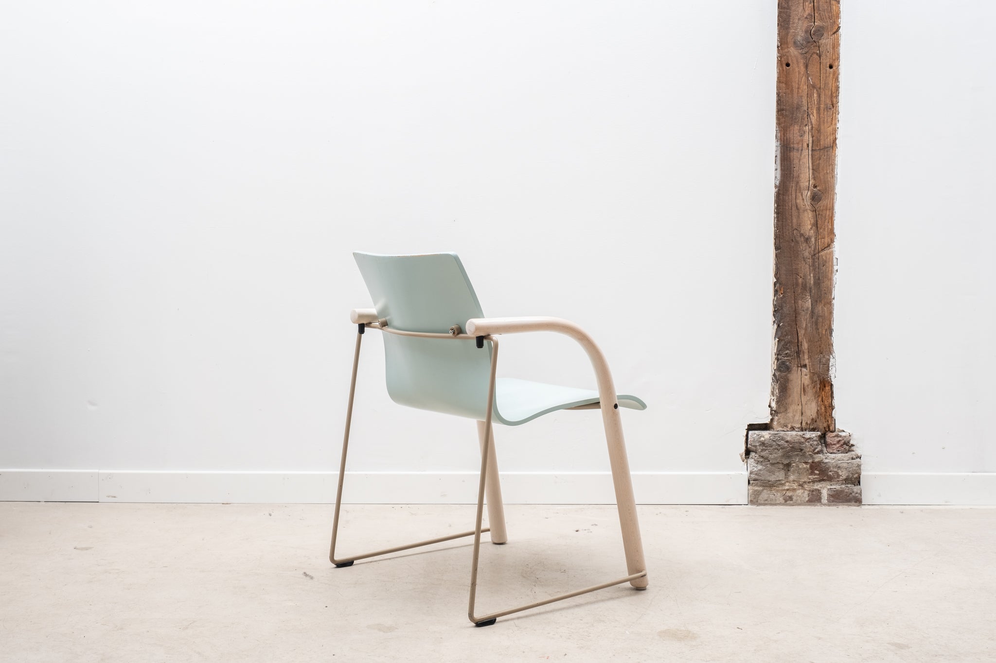 Fauteuil Thonet S320 bleu ciel et blanc