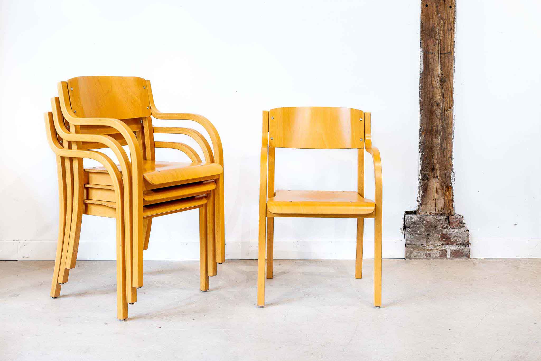 Chaise scandinave avec accoudoirs