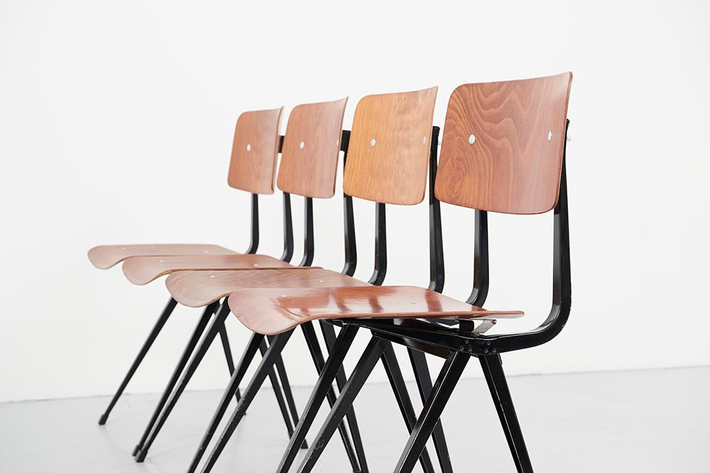 Chaise vintage Friso Kramer Result chêne et noir