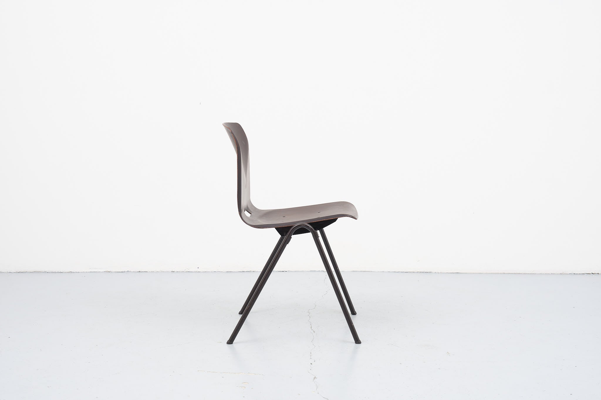 Chaise Galvanitas S25 ébène et marron