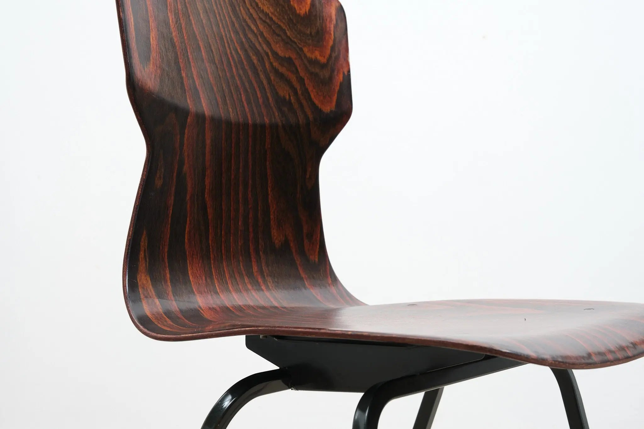 Chaise Eromes E5 ébène / gris Cartel de Belleville