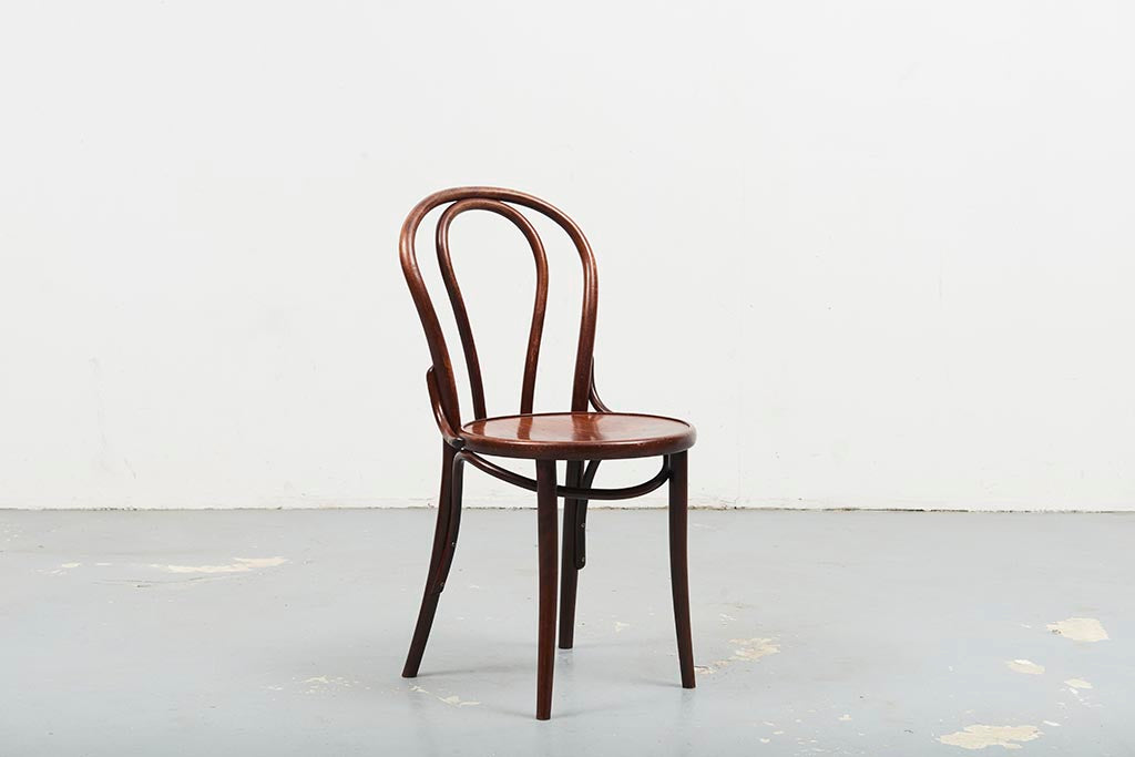 Chaise bistrot style Thonet n°18 chêne foncé Cartel de Belleville