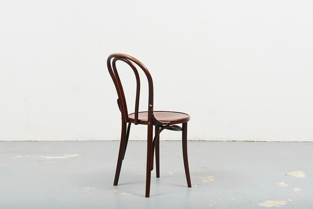 Chaise bistrot style Thonet n°18 chêne foncé Cartel de Belleville