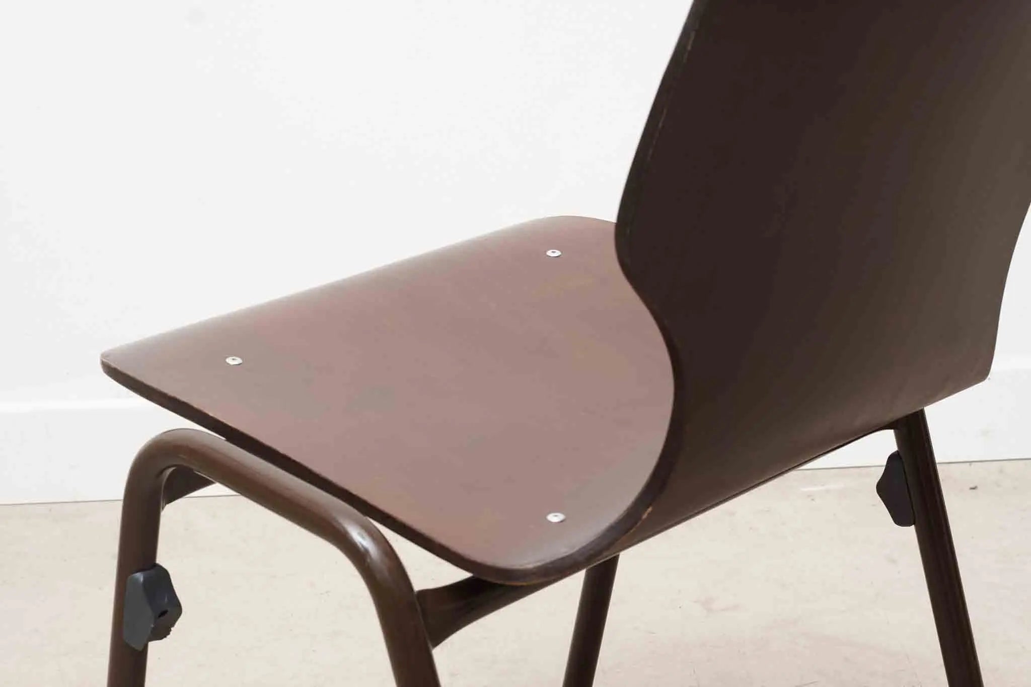 Chaise bistrot échancrée chêne et marron Cartel de Belleville