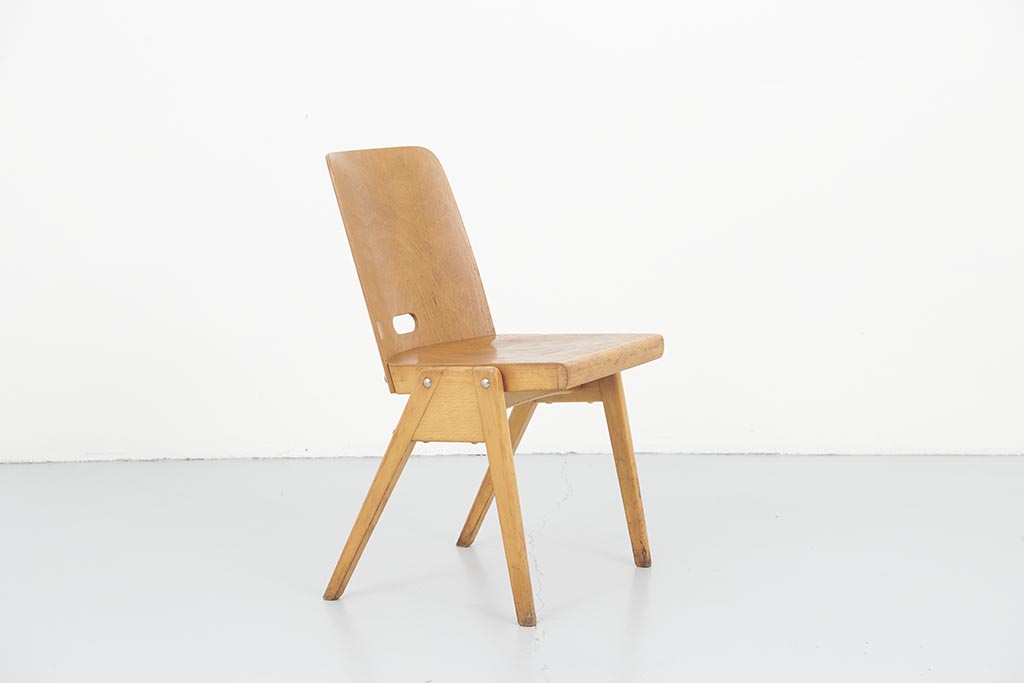 Chaise vintage coque tonneau chêne